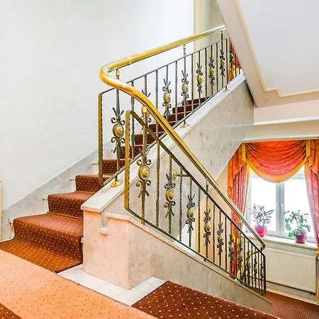 Hotel Almira Wellness & *