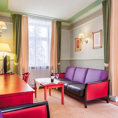 Hotel Almira Wellness & *